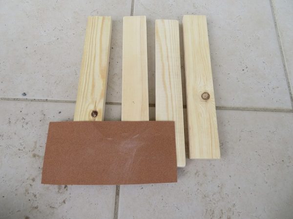 1時間で作れる竹馬の材料　足板と紙やすり