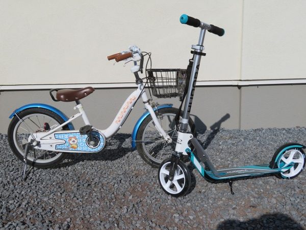 キックスケーターと子供用自転車